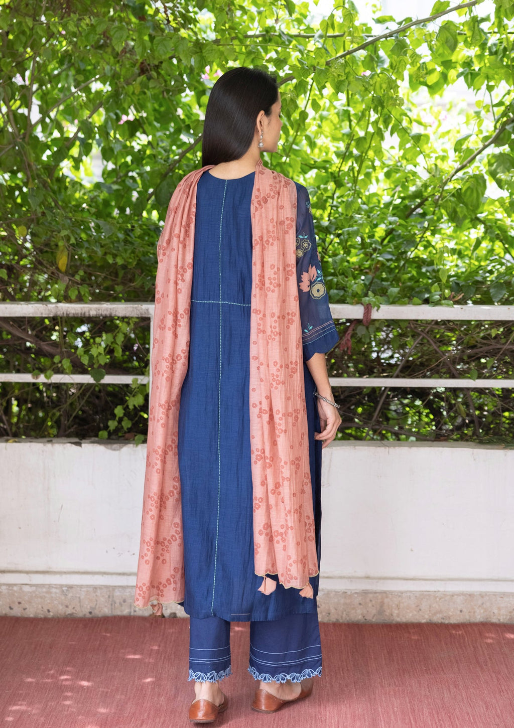INK FLORAL APPLIQUE KURTA SET